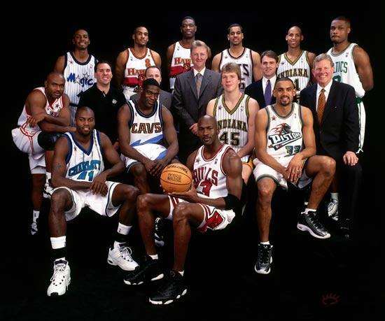 NBA老照片-98東部全明星合影 還有幾人激戰(zhàn)聯(lián)盟？