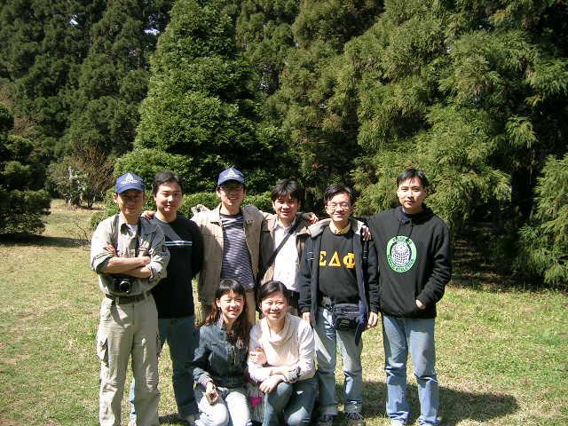 毛澤東舊居合影<br>王平，夏庭根，王偉，郭宇強，Moi，胡吉慶，喬喬，許月秀